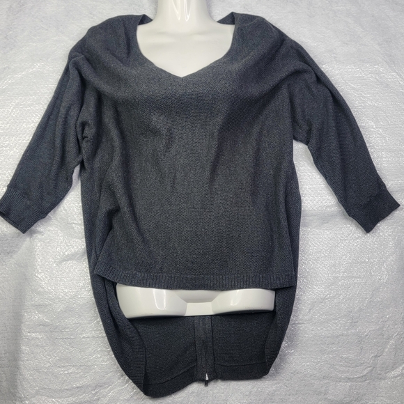 Express Sweater Gray Medium 3/4 sleeve NWT high low back zipper lightweight - Picture 6 of 6